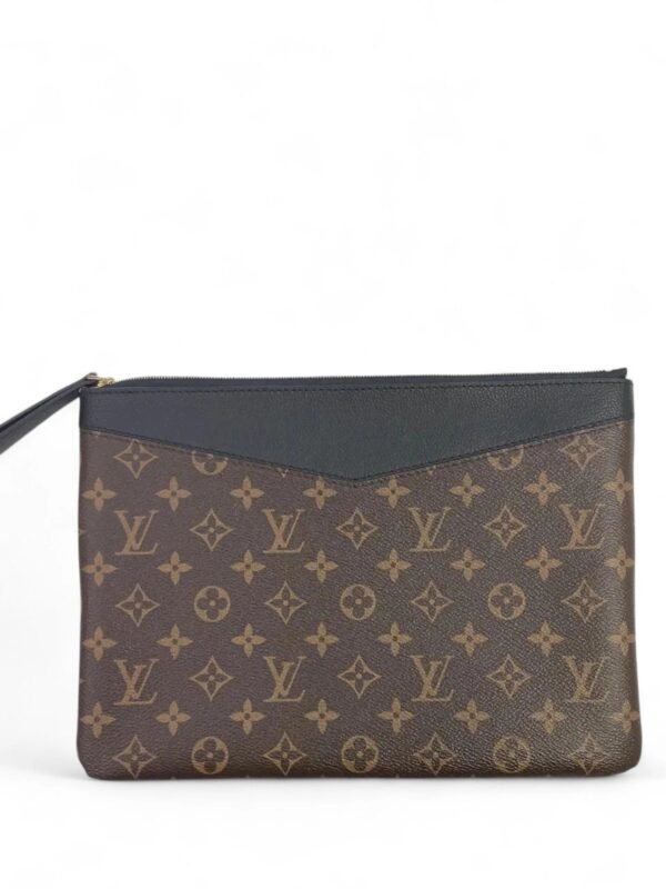 Louis Vuitton Monogram Daily Pouch clutch + Brand Box , size 29*20